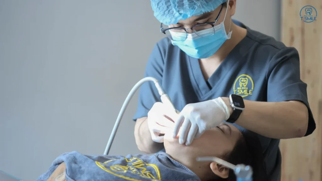 nhổ răng khôn xong bị đau tai