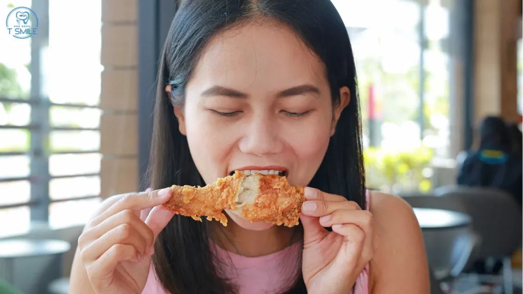 đau răng ăn thịt gà được không